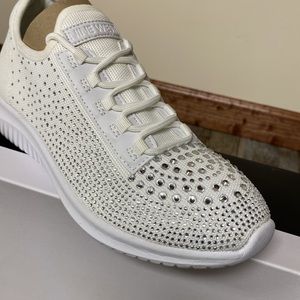 ❤️NINE WEST NWT BLING SNEAKERS